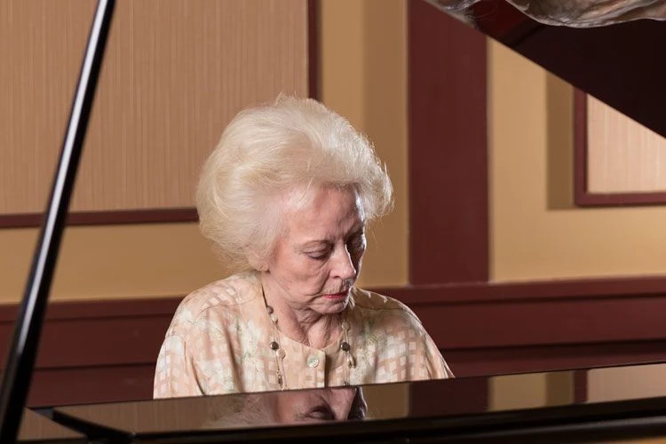 danberry at inverness piano singing 1 1711659963