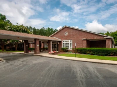 briar glen alzheimer s special care 63 1710599865 400x300